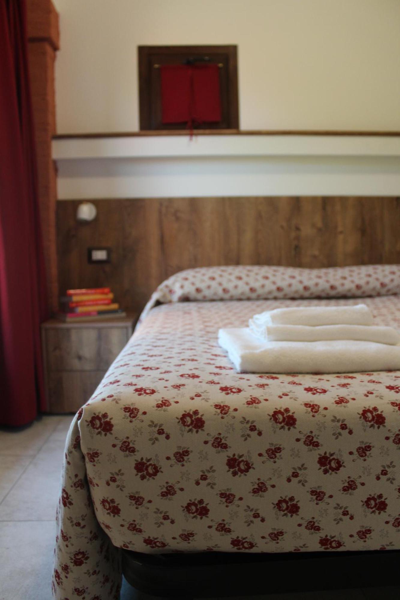 Agriturismo La Lupa Madonna della Provvidenza ภายนอก รูปภาพ