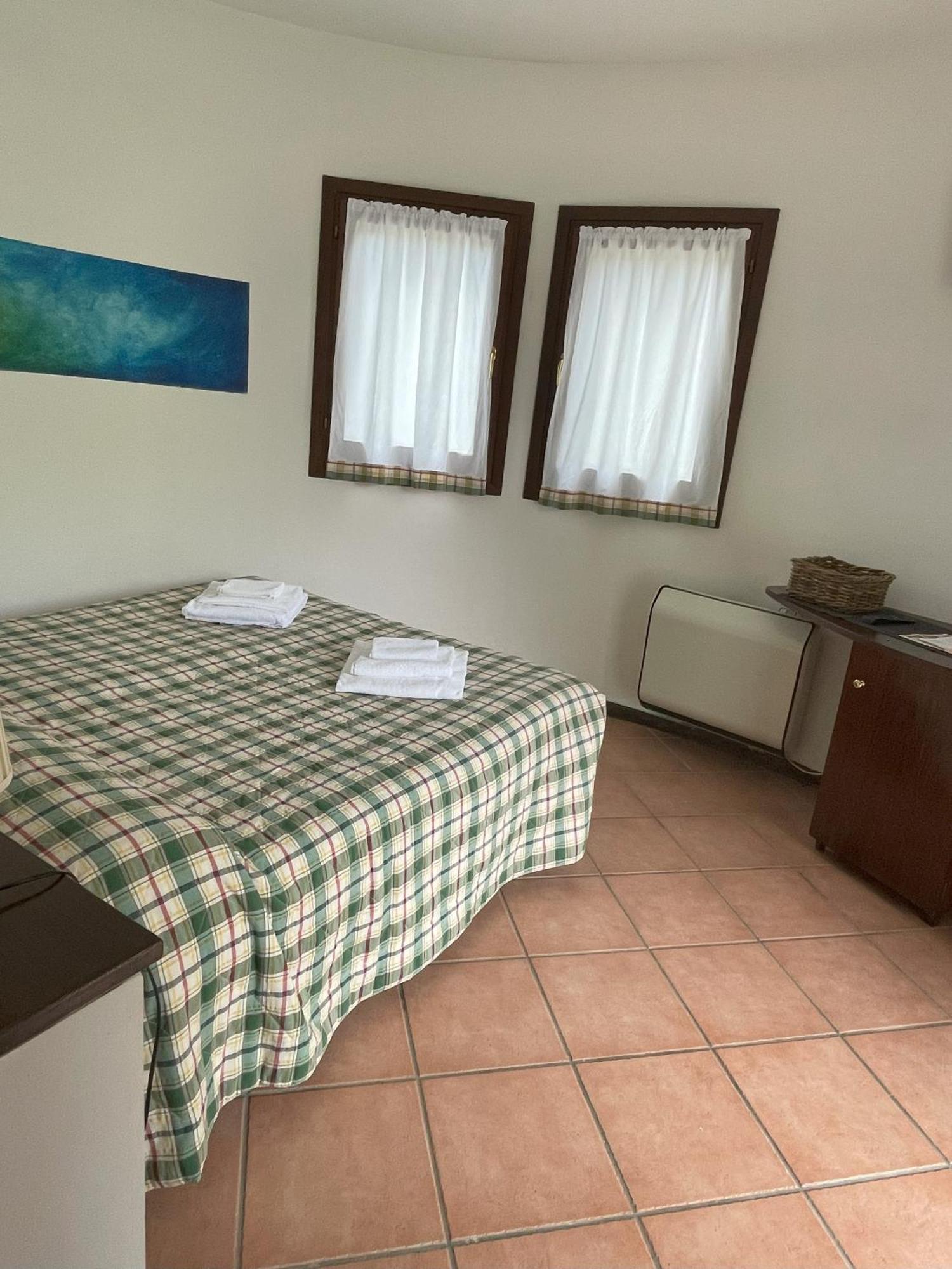 Agriturismo La Lupa Madonna della Provvidenza ภายนอก รูปภาพ
