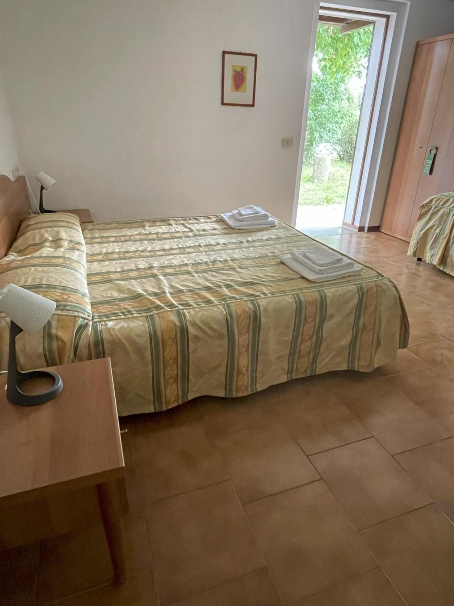 Agriturismo La Lupa Madonna della Provvidenza ภายนอก รูปภาพ