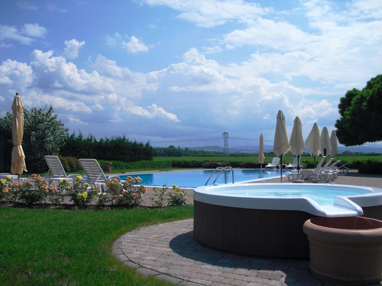 Agriturismo La Lupa Madonna della Provvidenza ภายนอก รูปภาพ