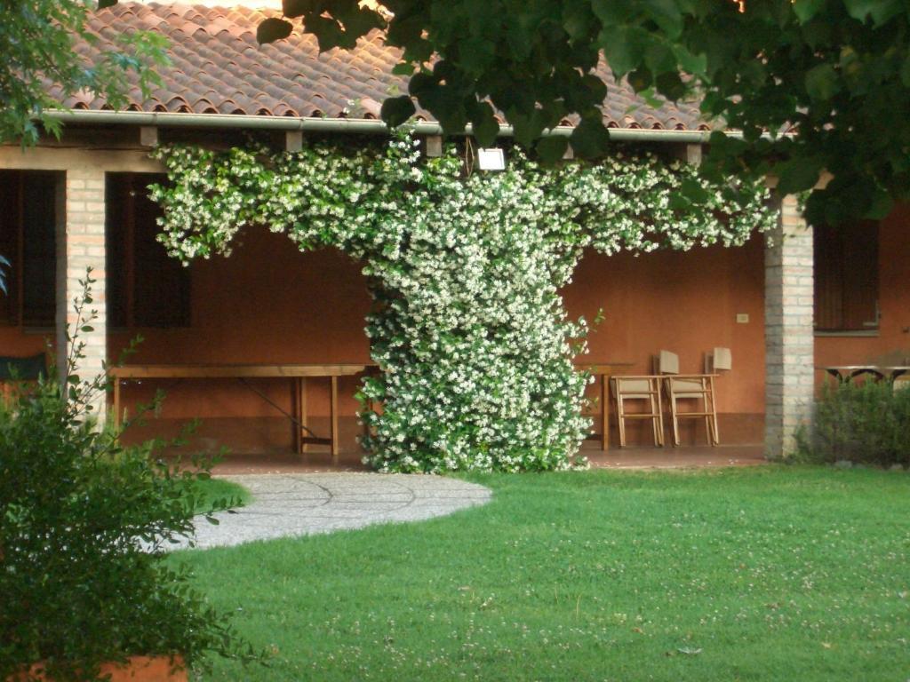 Agriturismo La Lupa Madonna della Provvidenza ภายนอก รูปภาพ